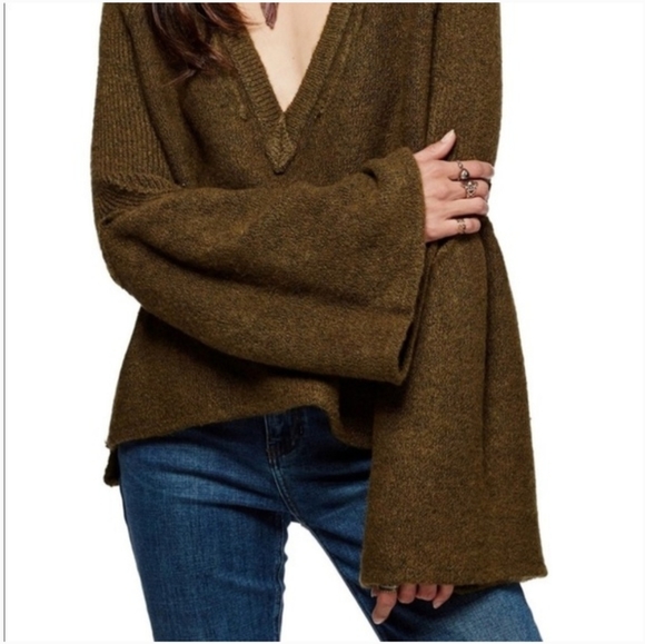Freepeople 70s bell sleeve sweater - Picture 2 of 3